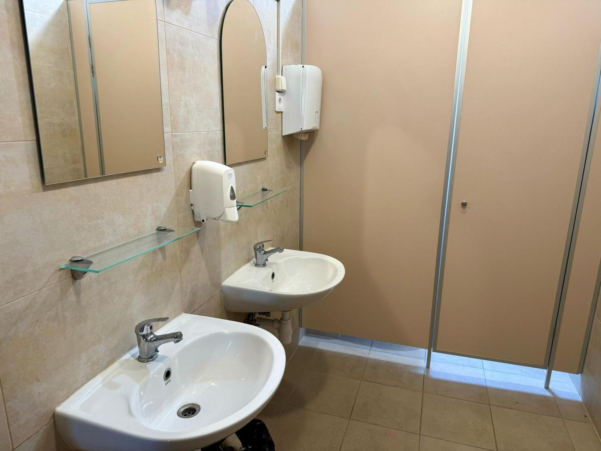 Sajutu Parka Hostelis Valmiera Exterior foto